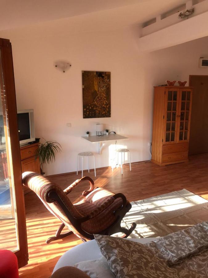 Cosy Rooftop Studio With Balcony Beograd Eksteriør bilde