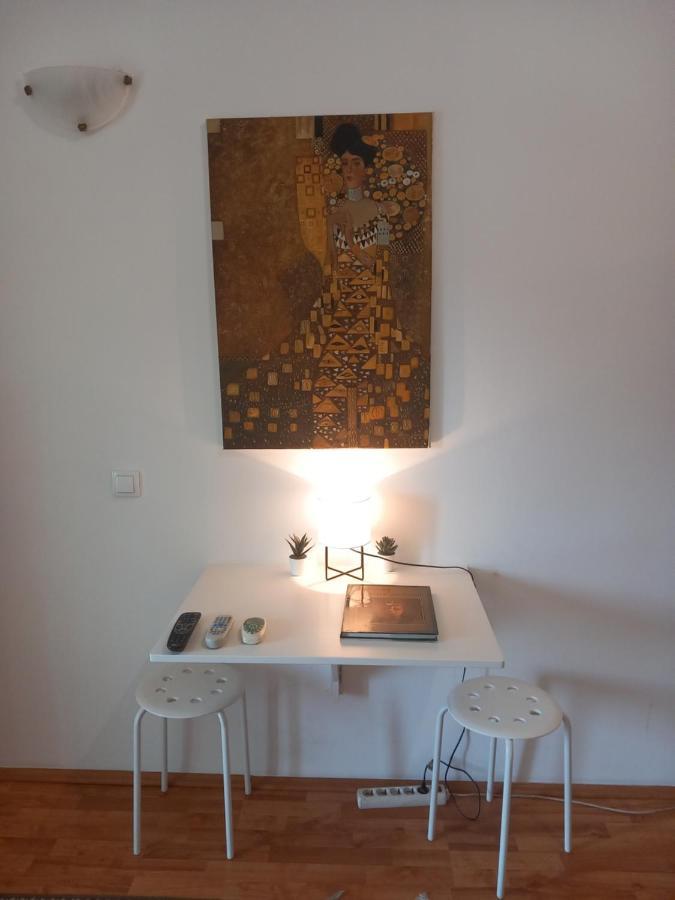 Cosy Rooftop Studio With Balcony Beograd Eksteriør bilde